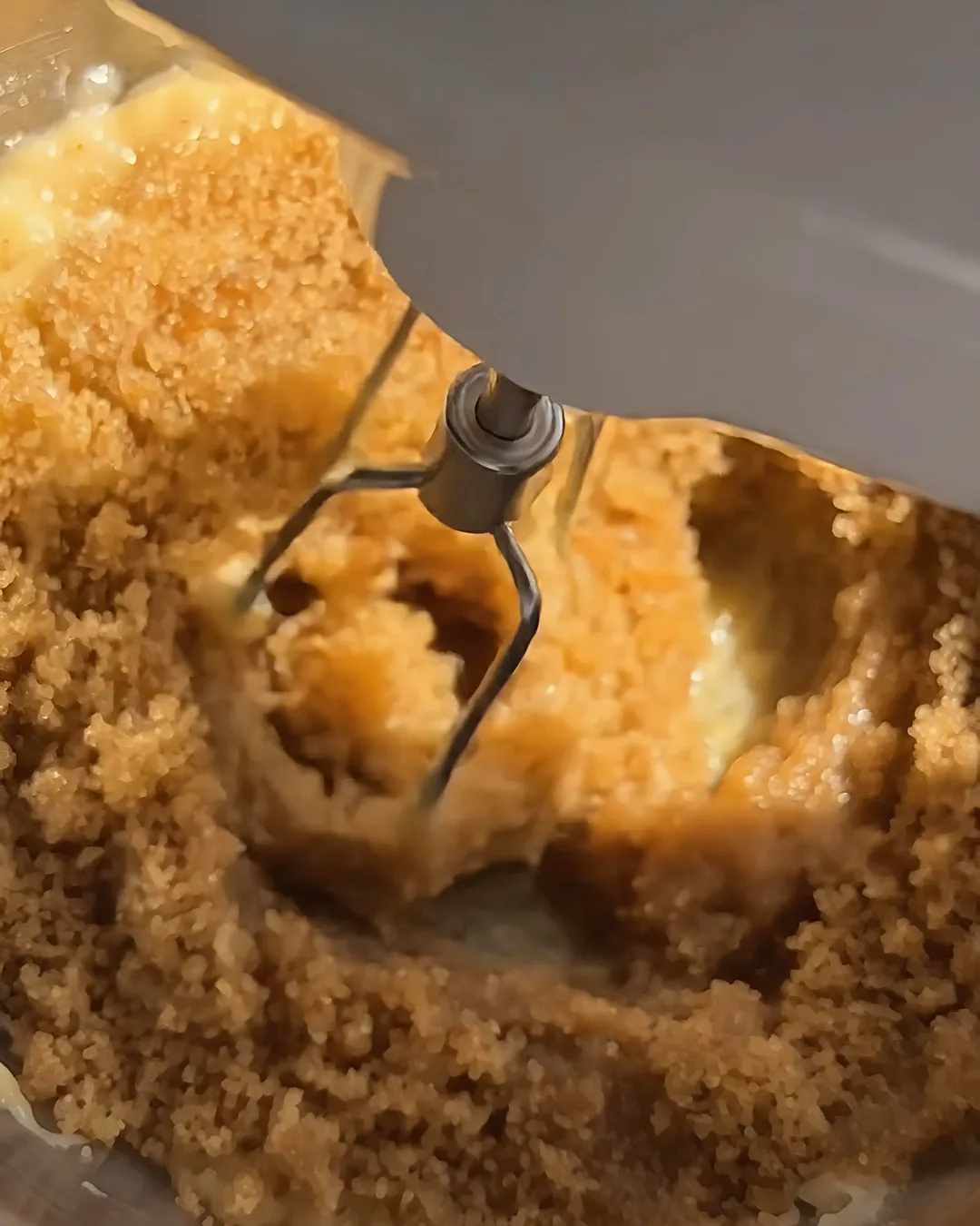 Smør og sukker rørt cremet til ube-banana bread | Ube Nolia ube-opskrift