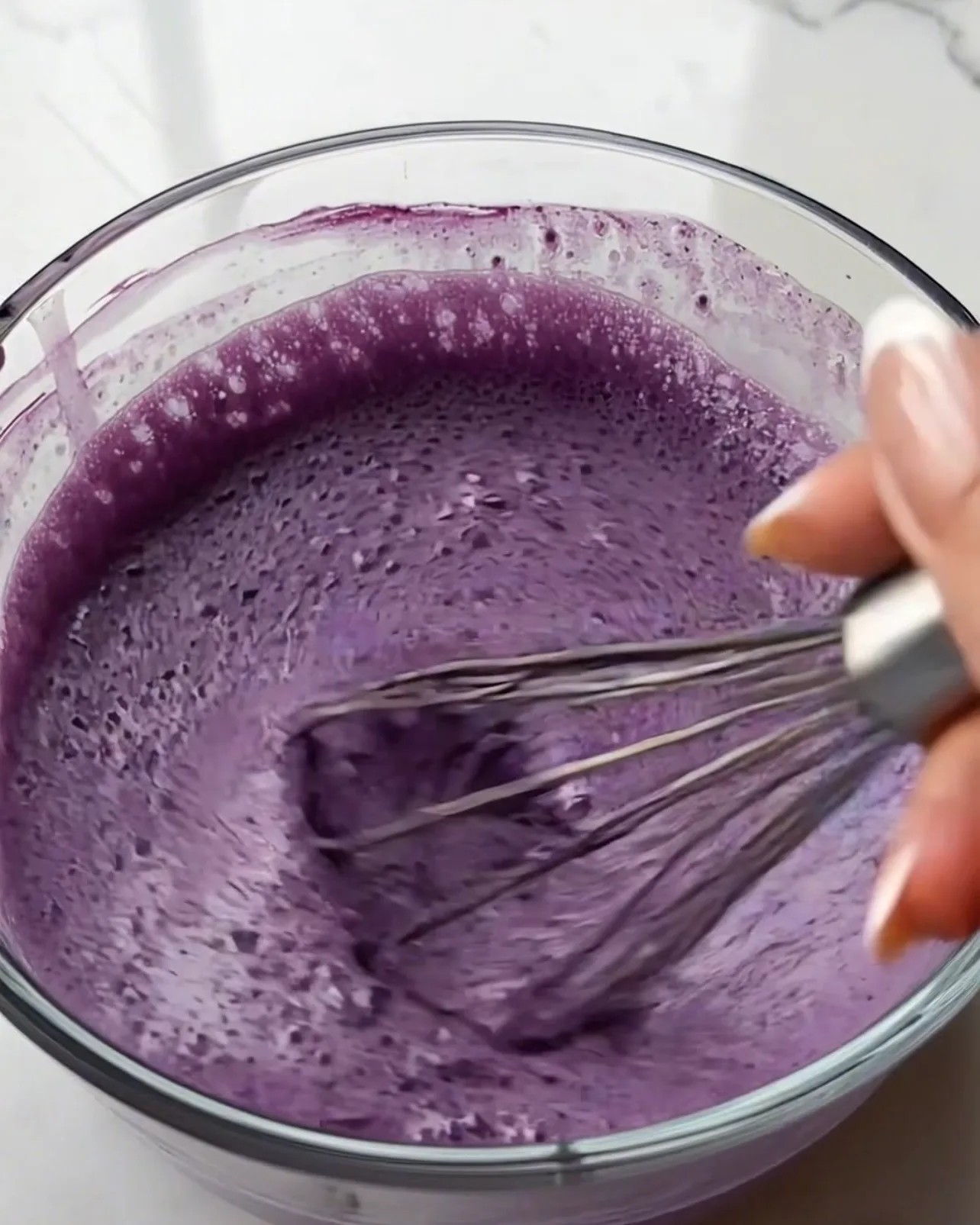 Den Bedste Ube Chia Pudding – ube chia pudding opskrift trin 2 pisket lilla blanding med ubepulver | Ube Nolia